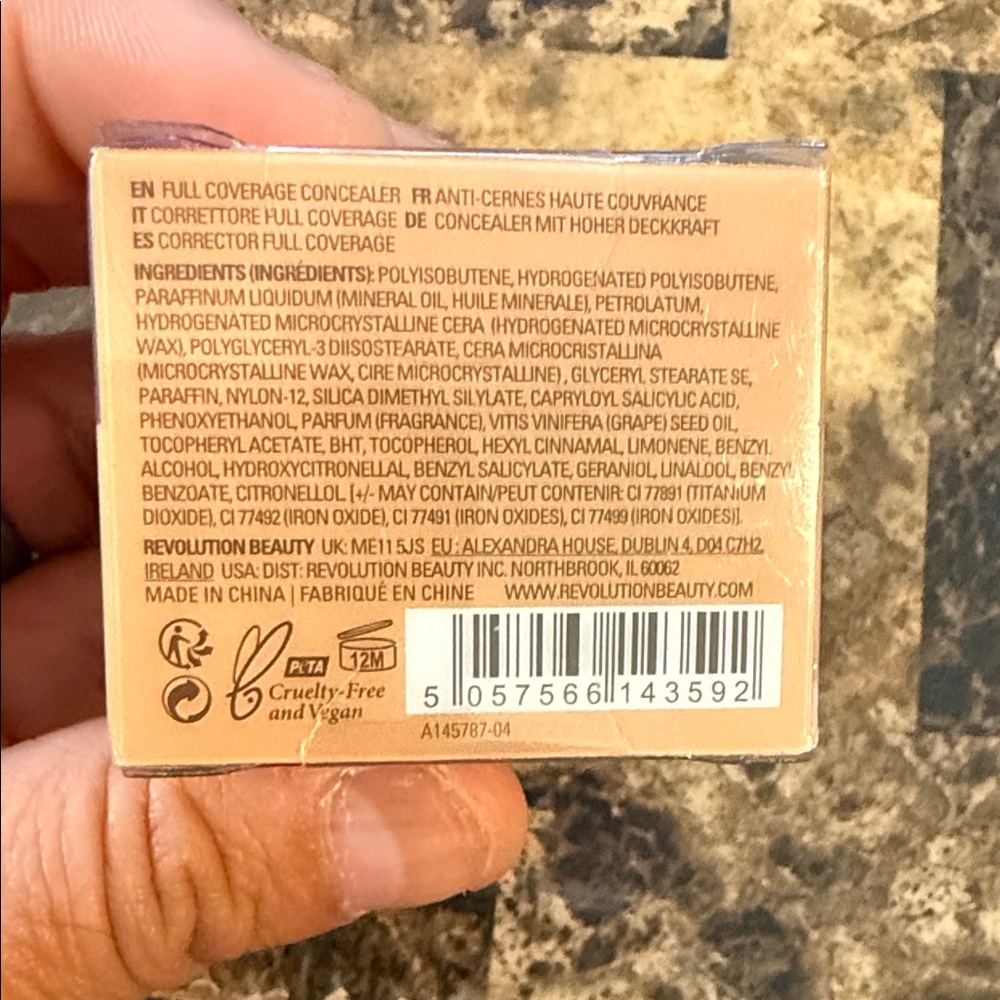 Revolution Ultimate Coverage Concealer - Deep Tan - Picture 3 of 6